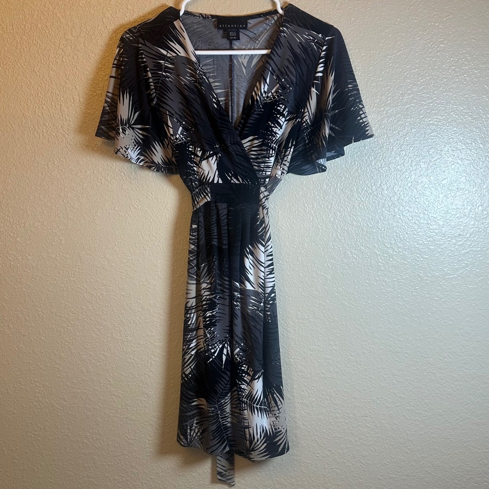 Attention Women's XS‎ Tropical Palm Leaf Print Wrap Dress Flutter Sleeve Black